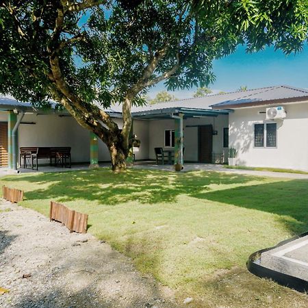 Adorable 3-Bedroom Home With Pool, Wi-Fi And Bbq Rembau Exterior foto